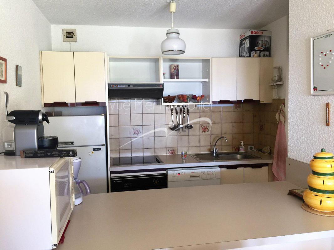 Appartement T2 au super Lavandou - terrasse  16 m2  - garage - cave . Village à pied et vue mer !