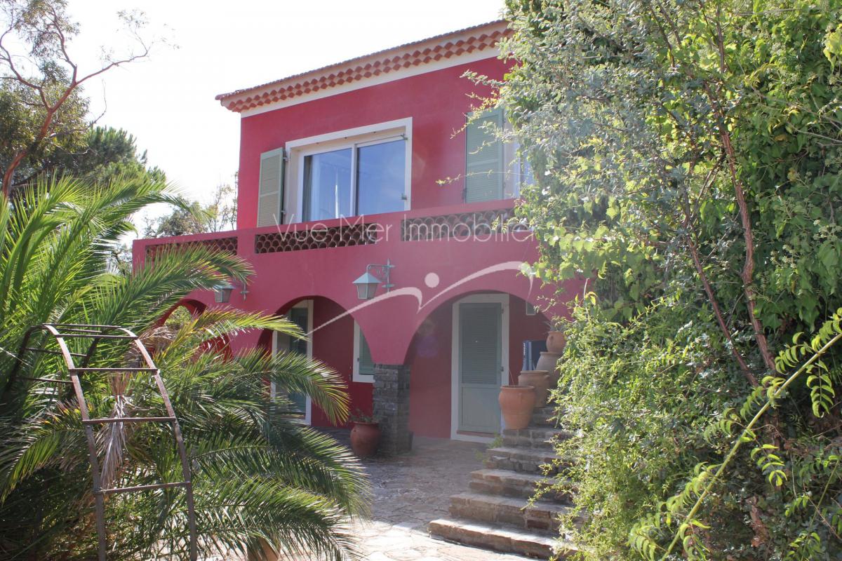 Villa à vendre proche plage avec jolie vue mer le Lavandou