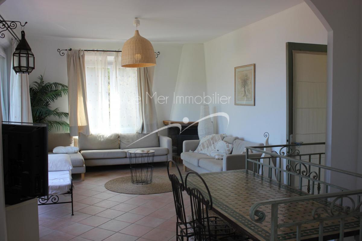 Villa à vendre proche plage avec jolie vue mer le Lavandou