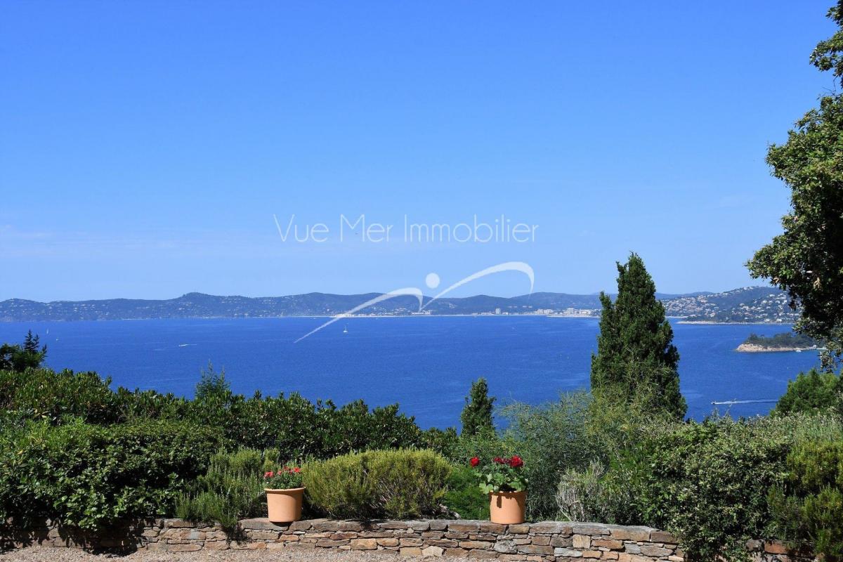 VENDU EN 2021 Propriété Cap Nègre / Cavalière. Magnifique vue mer. Domaine sécurisé. proche plage Cavalière Domaine du Cap Nègre domaine fermé Vue panoramique