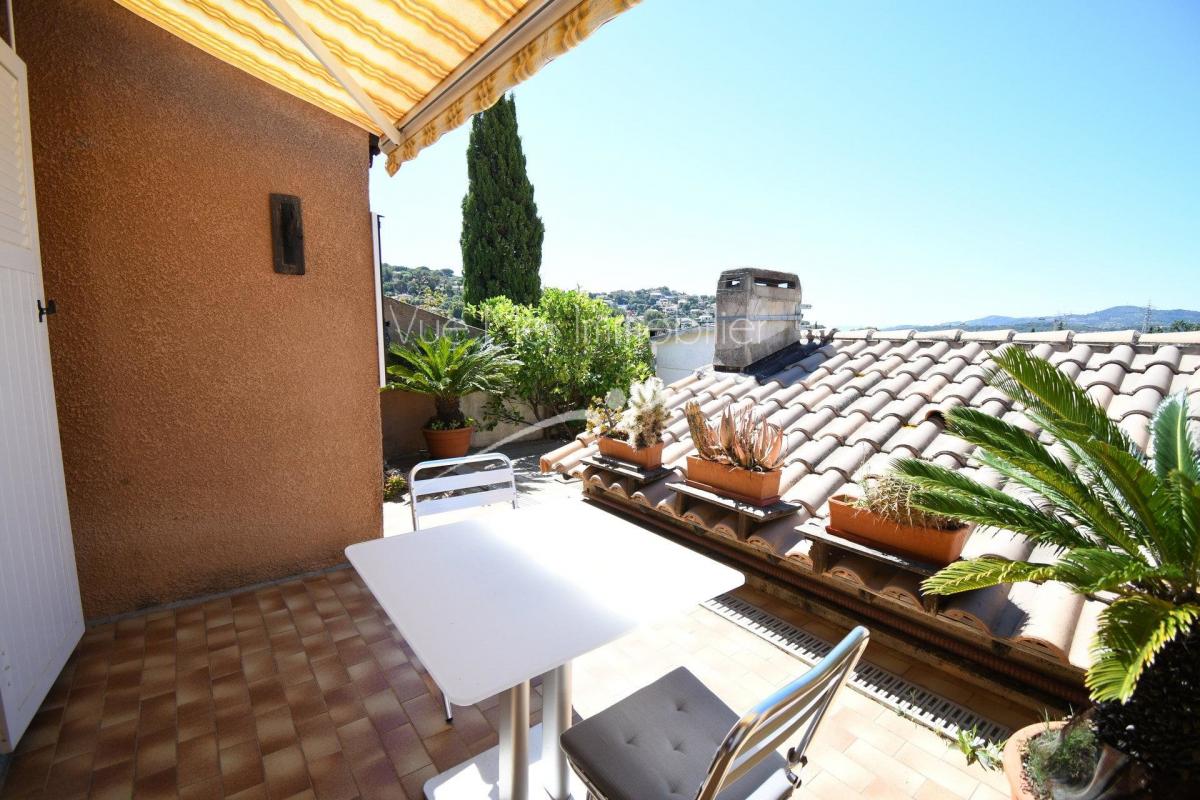 Appartement de type Mazet, terrasse, Bormes Les Mimosas