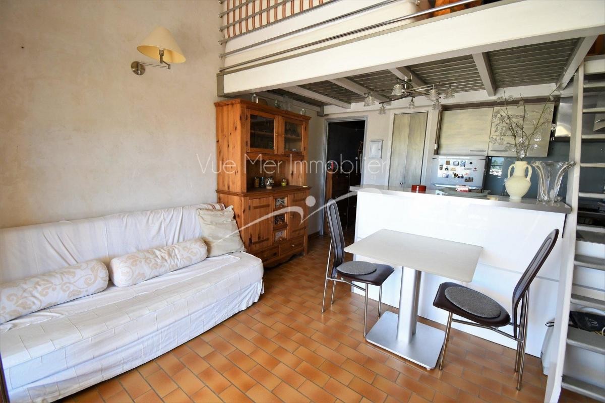 Appartement de type Mazet, terrasse, Bormes Les Mimosas