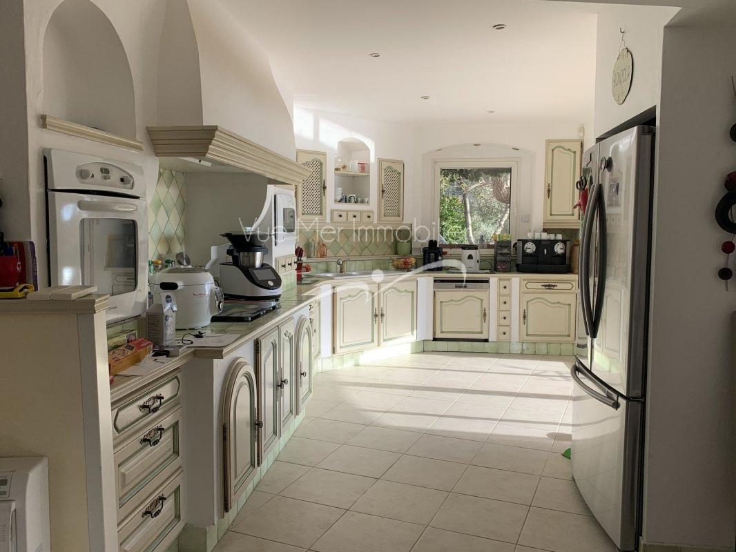 SOUS OFFRE LAVANDOU 83980 CAVALIERE 