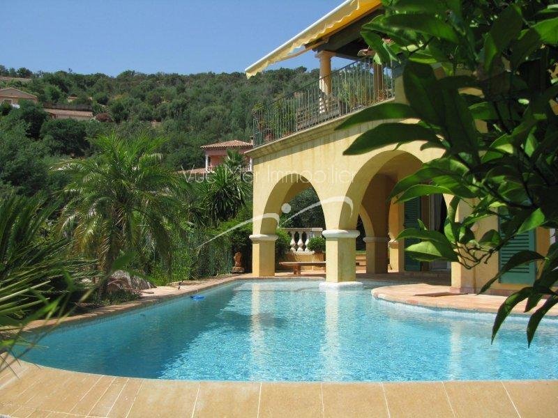 Vendu en 2020. Maison récente avec piscine Bormes Les Mimosas Bormes les Mimosas 83230  