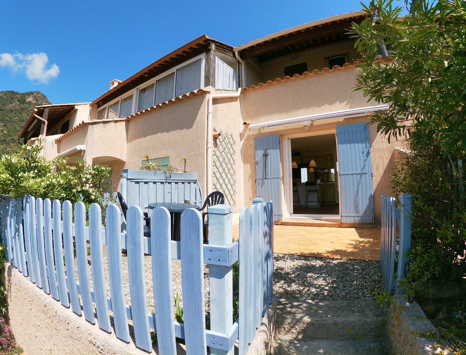 STUDIO A VENDRE VUE SUR COLLINES ST CLAIR