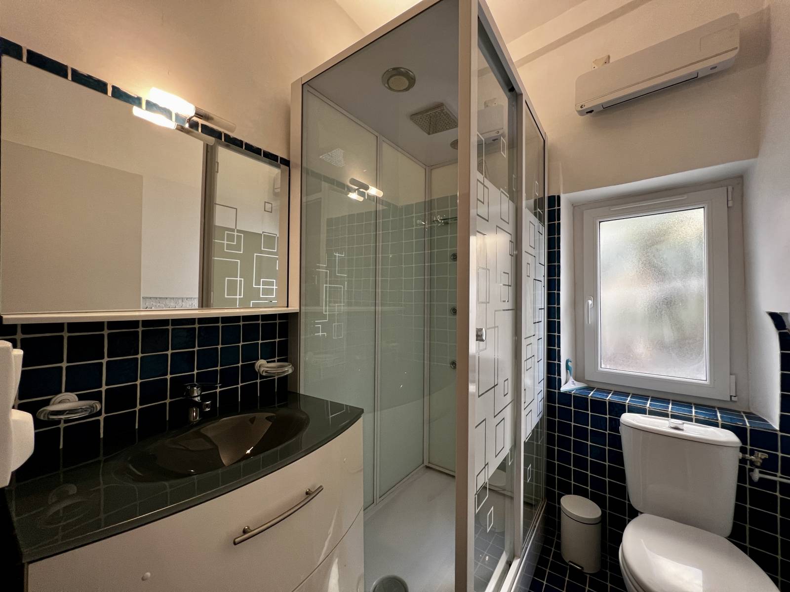 2 APPARTEMENTS BORMES LES MIMOSAS VILLAGE MEDIEVAL 