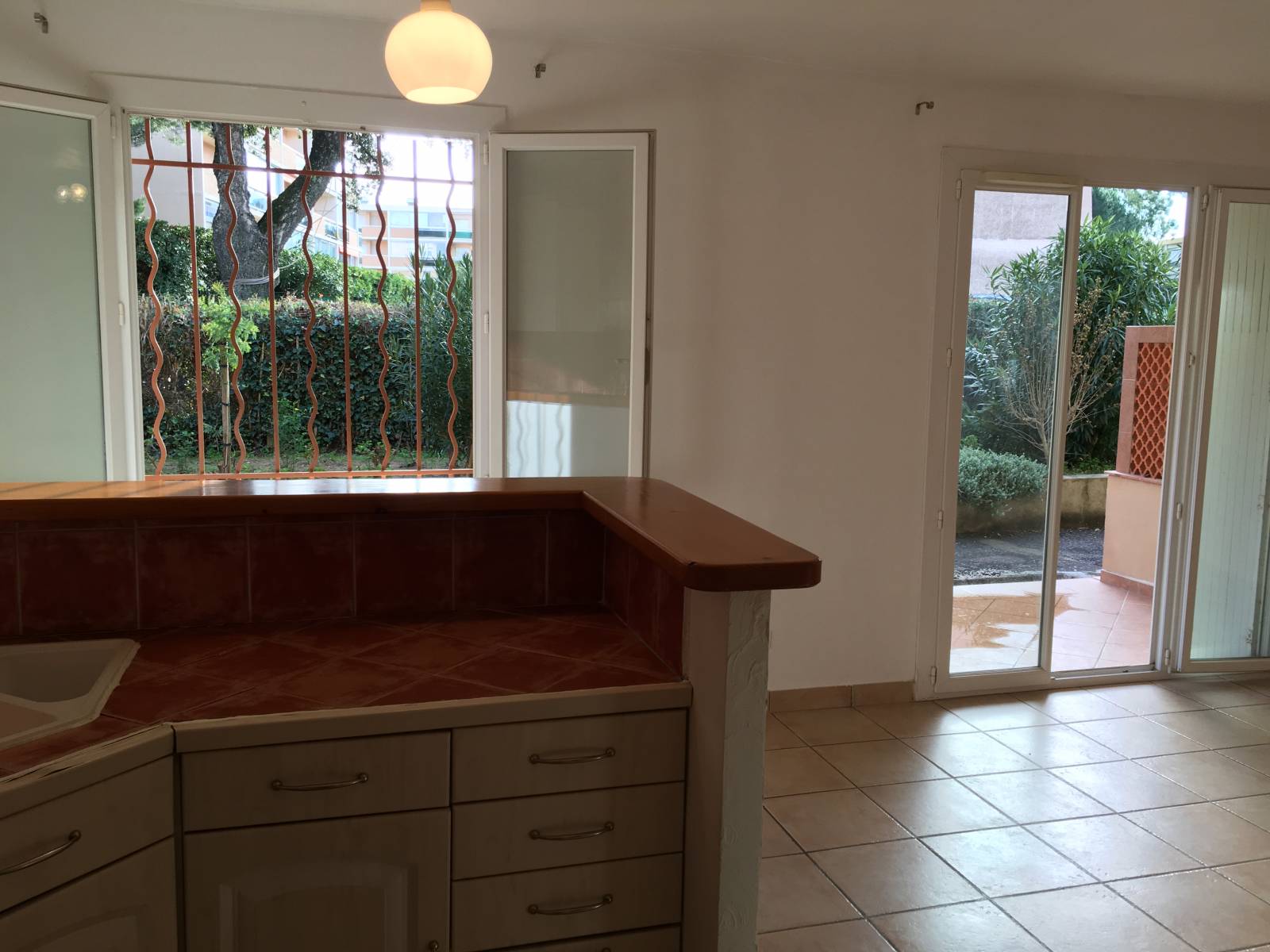 Appartement T2 Bormes les Mimosas / La Faviére plage à pieds BORMES LES MIMOSAS LA FAVIERE PLAGE A PIEDS