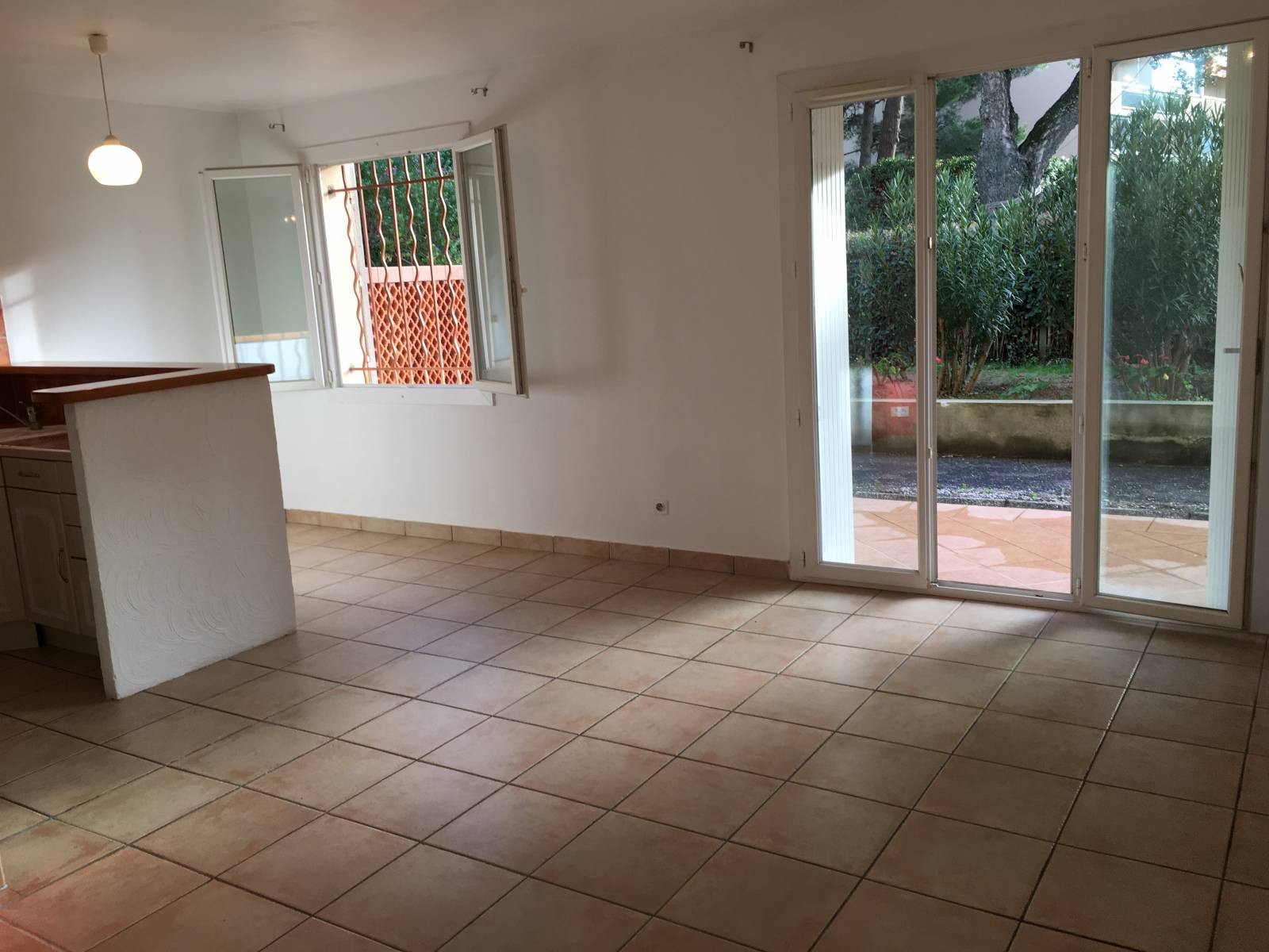 Appartement T2 Bormes les Mimosas / La Faviére plage à pieds BORMES LES MIMOSAS LA FAVIERE PLAGE A PIEDS