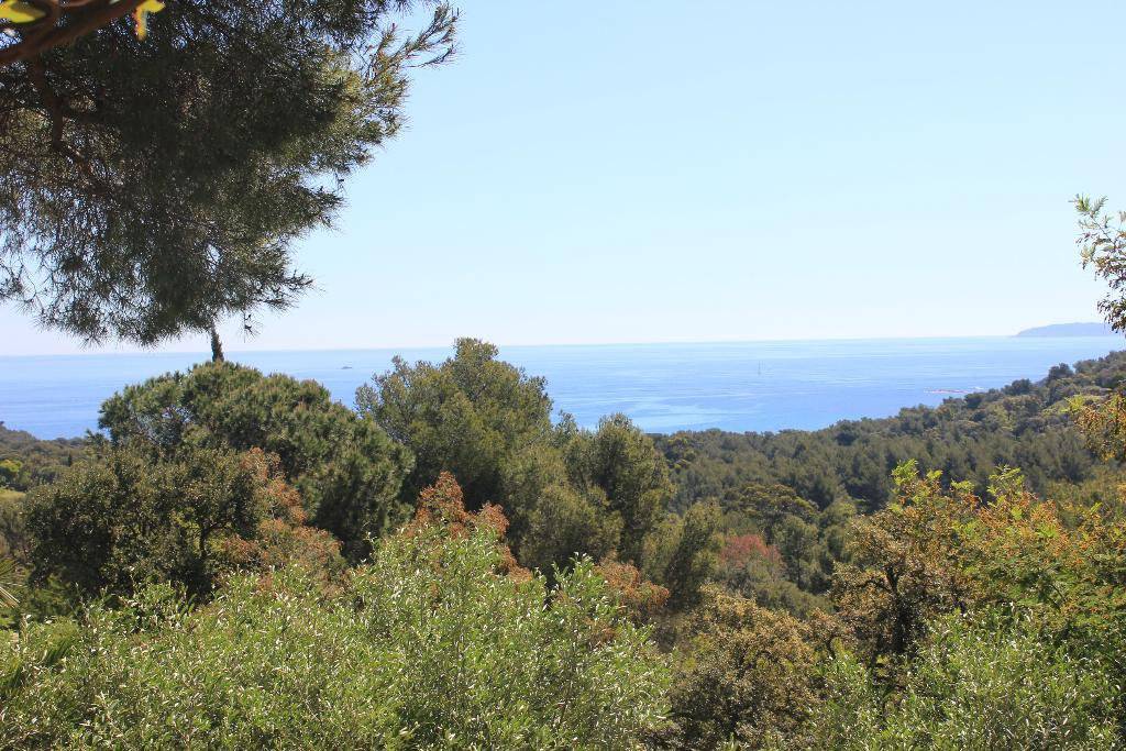 maison sur beau terrain au Gaou Bénat Bormes les Mimosas 83230 Gaou Bénat 