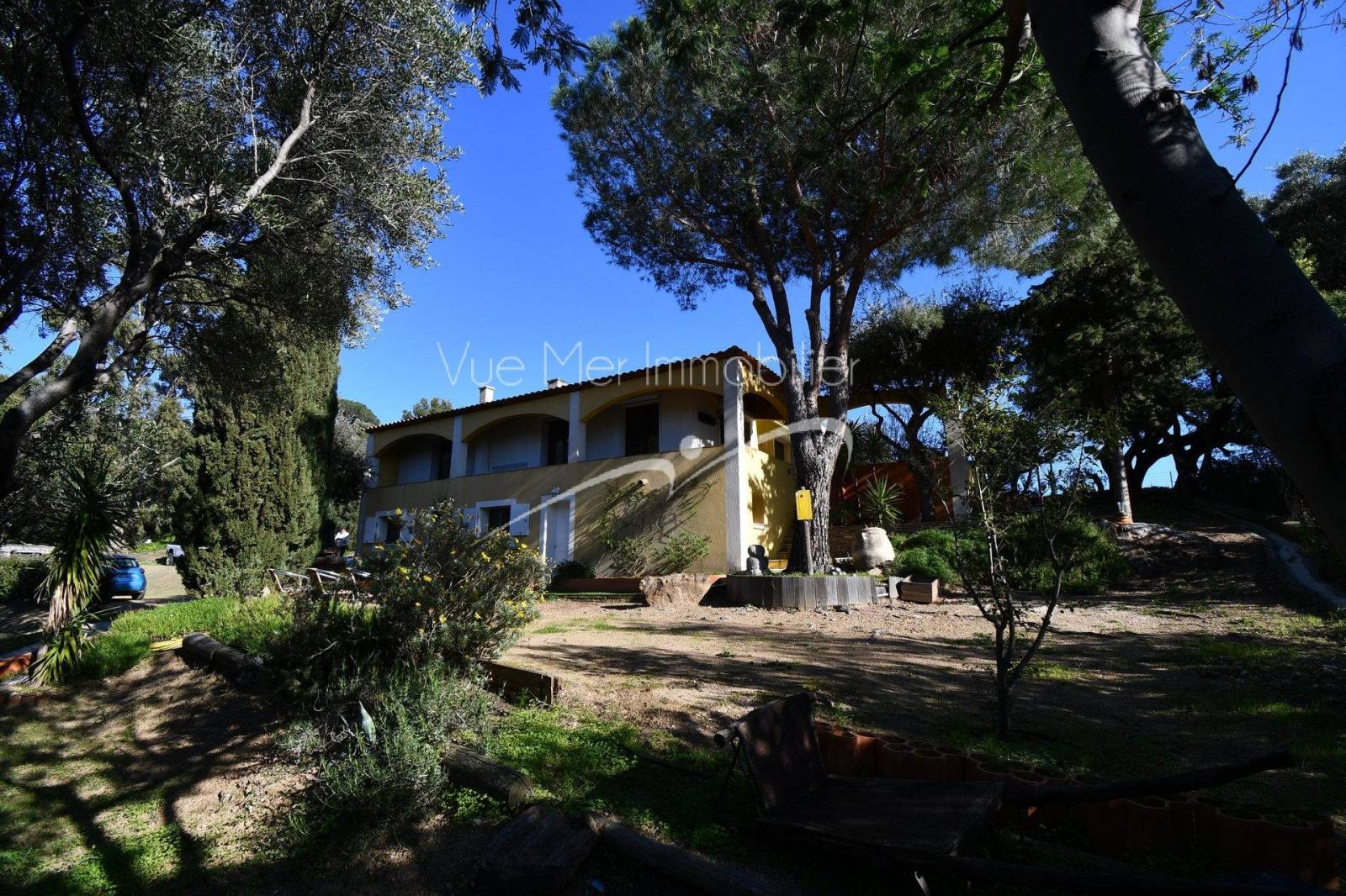 villa sur beau terrain