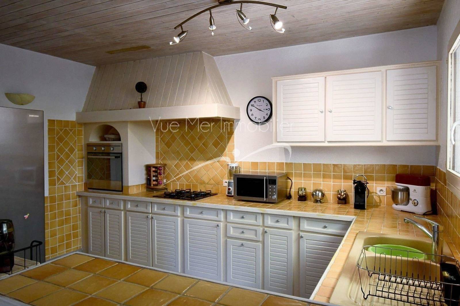 cuisine ouverte le lavandou