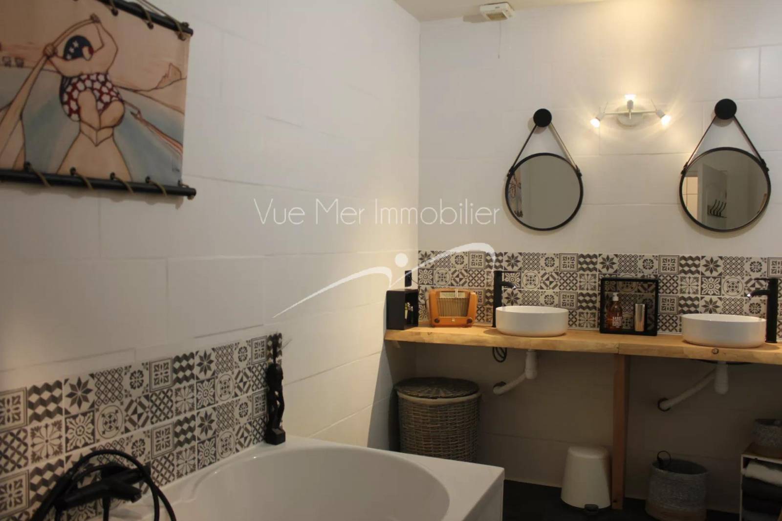 Villa de 200 m² ha / 6 chambres avec deux appartements indépendants 83980  le Lavandou proche centre-ville