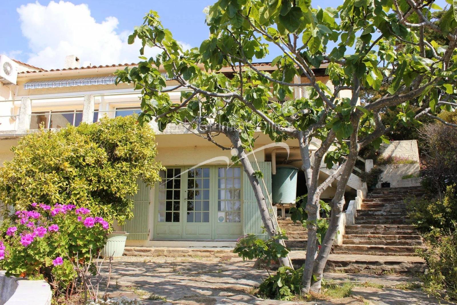 Superbe vue mer calme propriété le lavandou