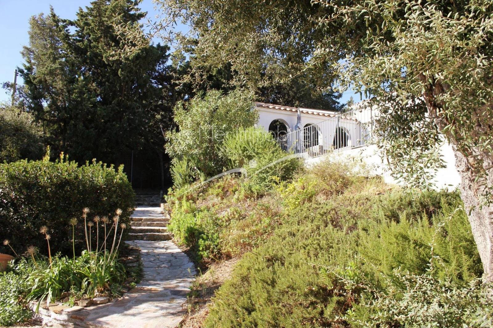 villa jardin à vendre bormes