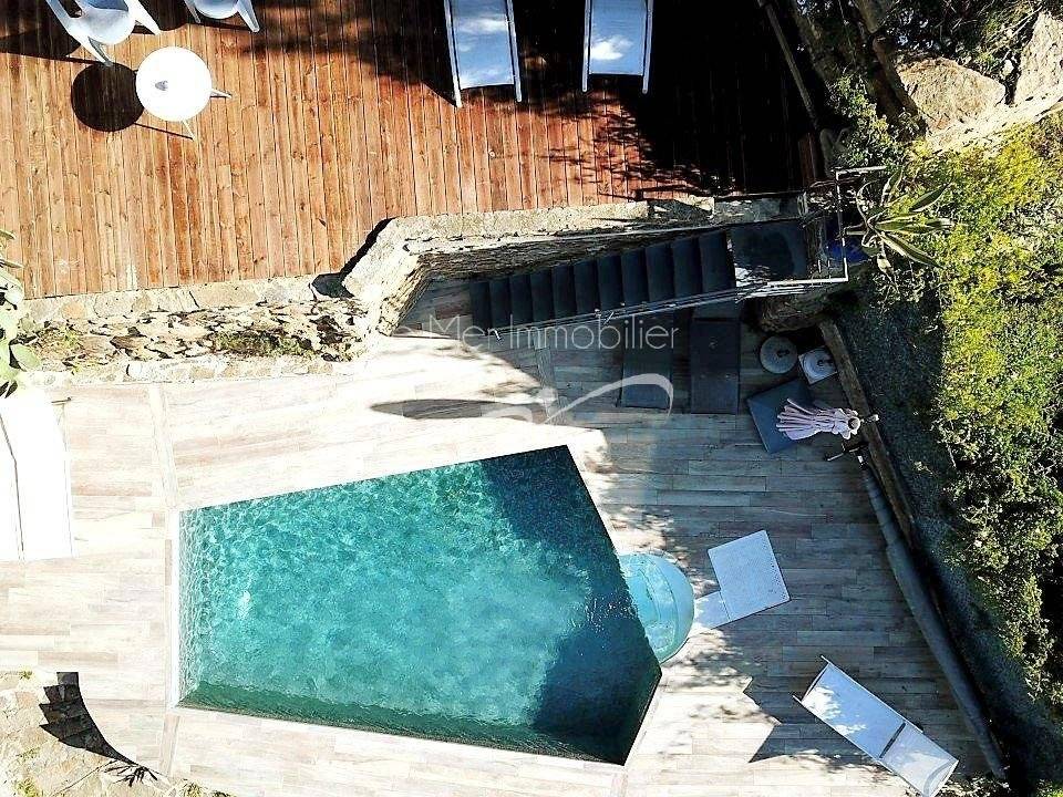 piscine vue mer faire estimer sa villa le lavandou real estate