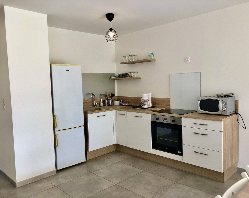 Appartement 3 pièces meublé avec piscine LE LAVANDOU  Plage et commodités à pied