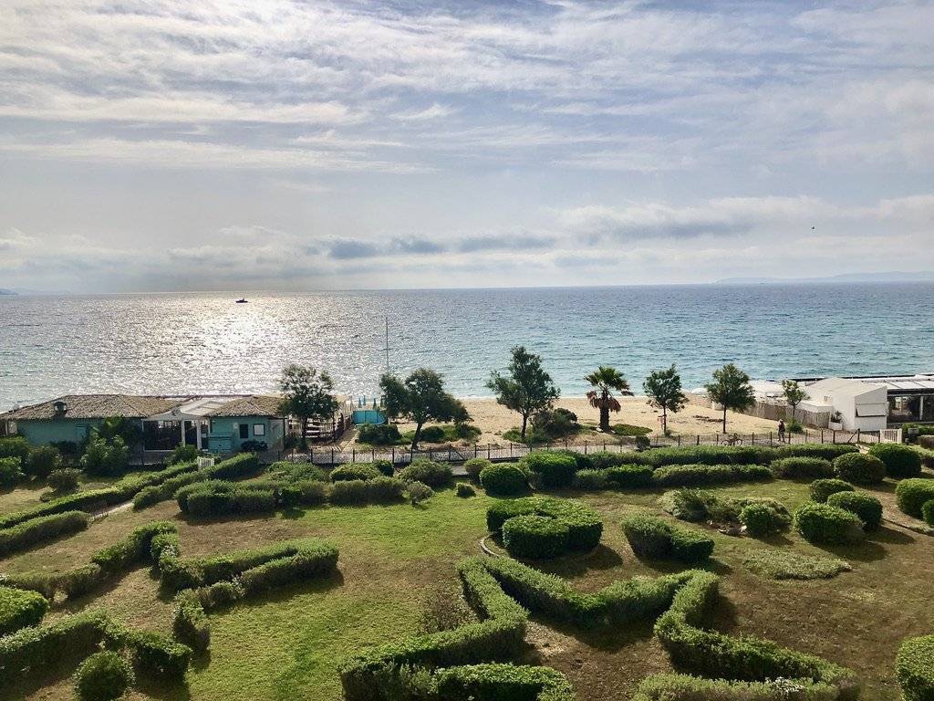 Studio Cabine Pieds dans l'eau LE LAVANDOU Lavandou Plage