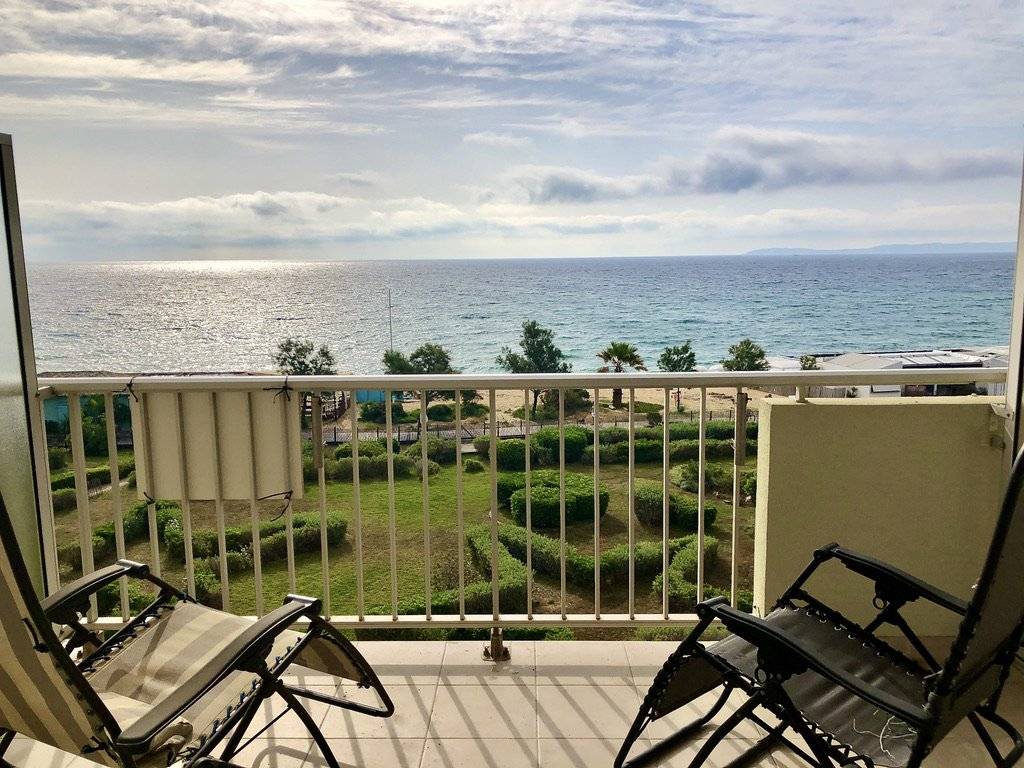 Studio Cabine Pieds dans l'eau LE LAVANDOU Lavandou Plage