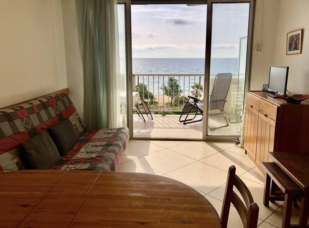 Studio Cabine Pieds dans l'eau LE LAVANDOU Lavandou Plage