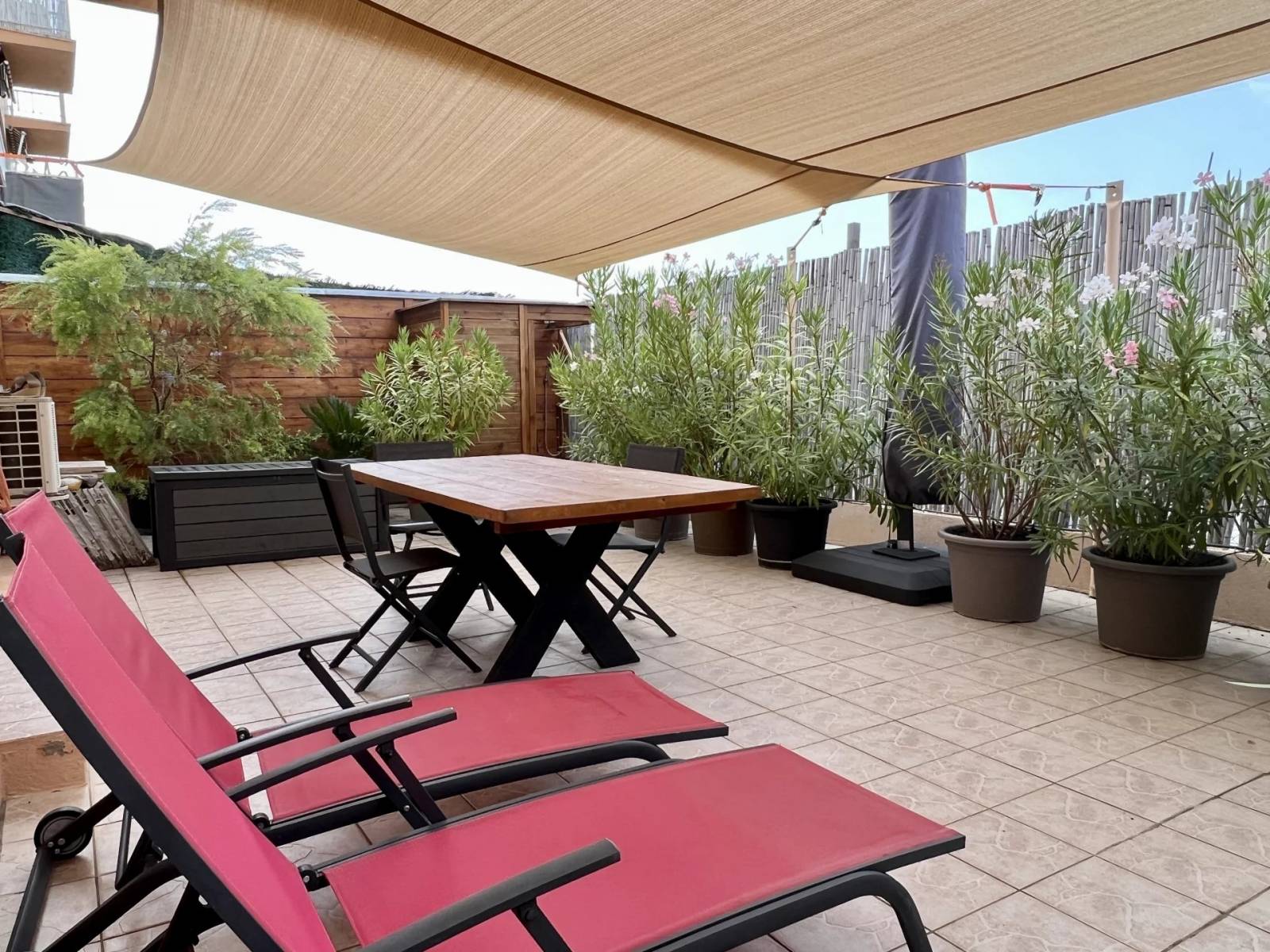 Appartement CENTRE VILLE 500m de la PLAGE LE LAVANDOU CENTRE VILLE TERRASSE de 50 m² + CAVE de 4 m²