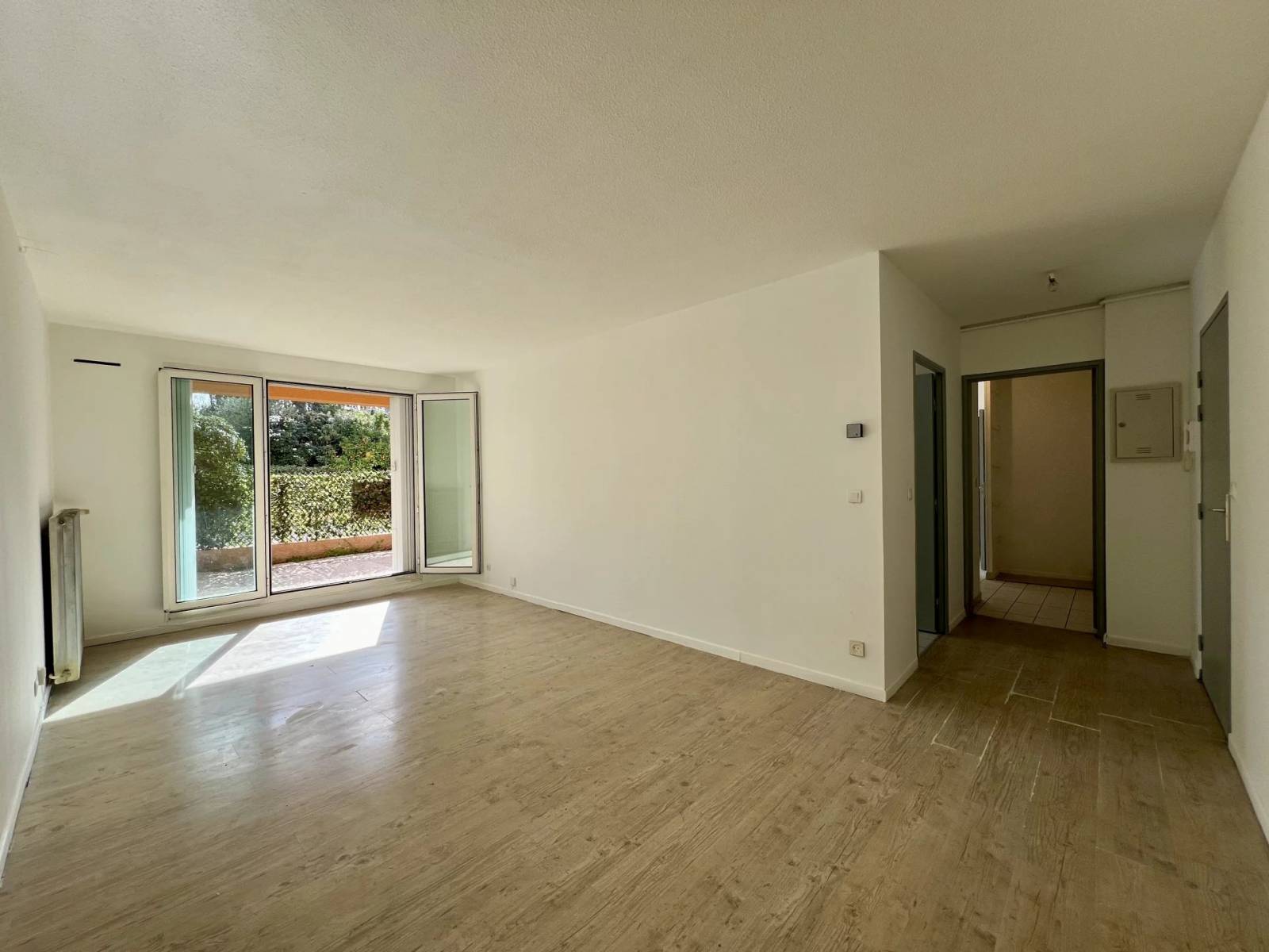 REZ DE JARDIN HYERES CLINIQUE SAINTE MARGUERITE