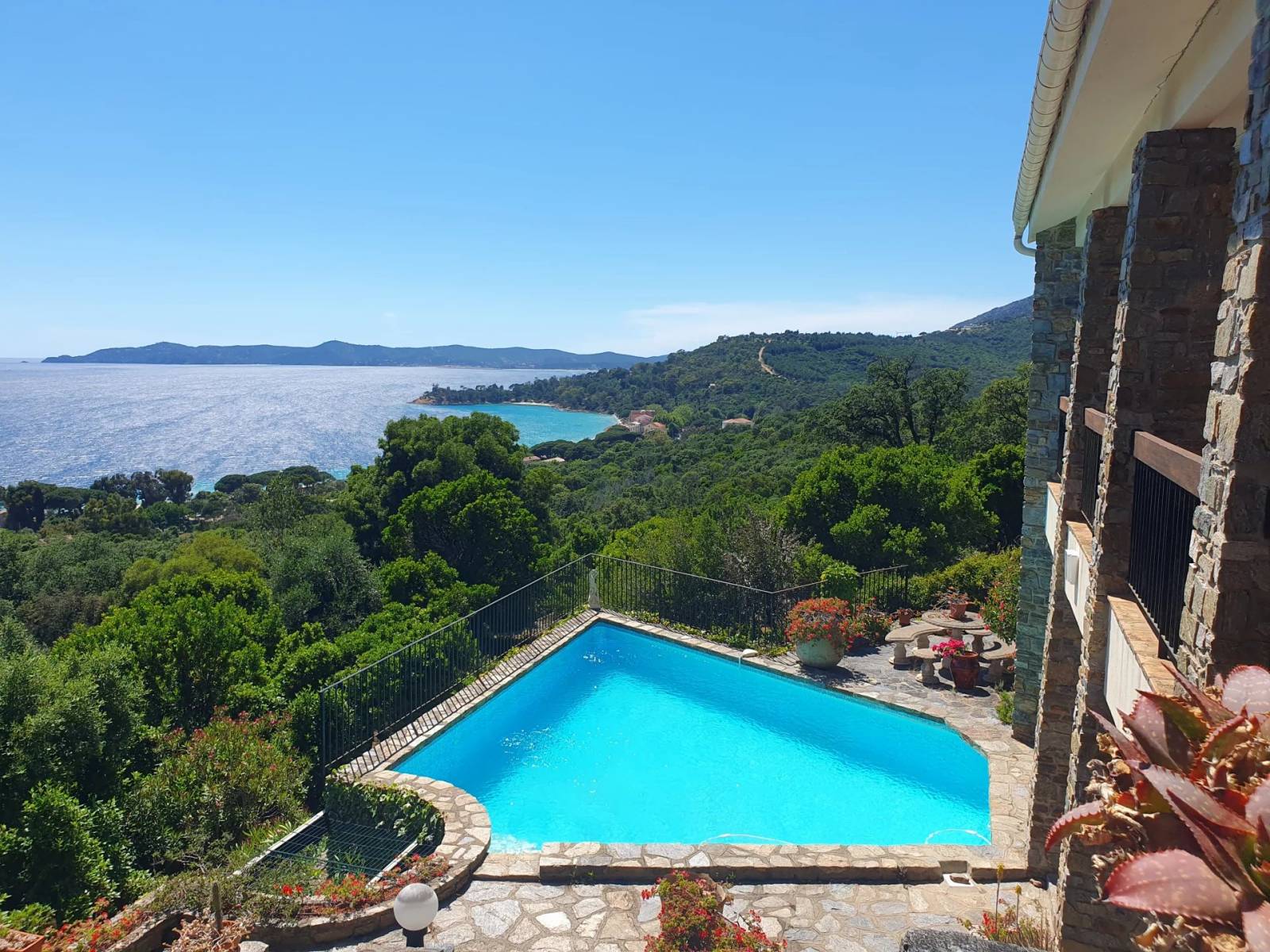 villa avec piscine à faire estimer pour succession au Lavandou Cap Nègre