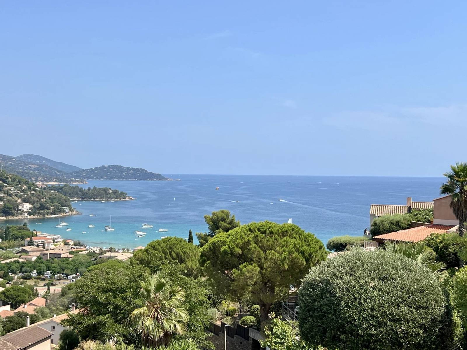 Vue panoramique, piscine, garage. SAINT-CLAIR - LE LAVANDOU