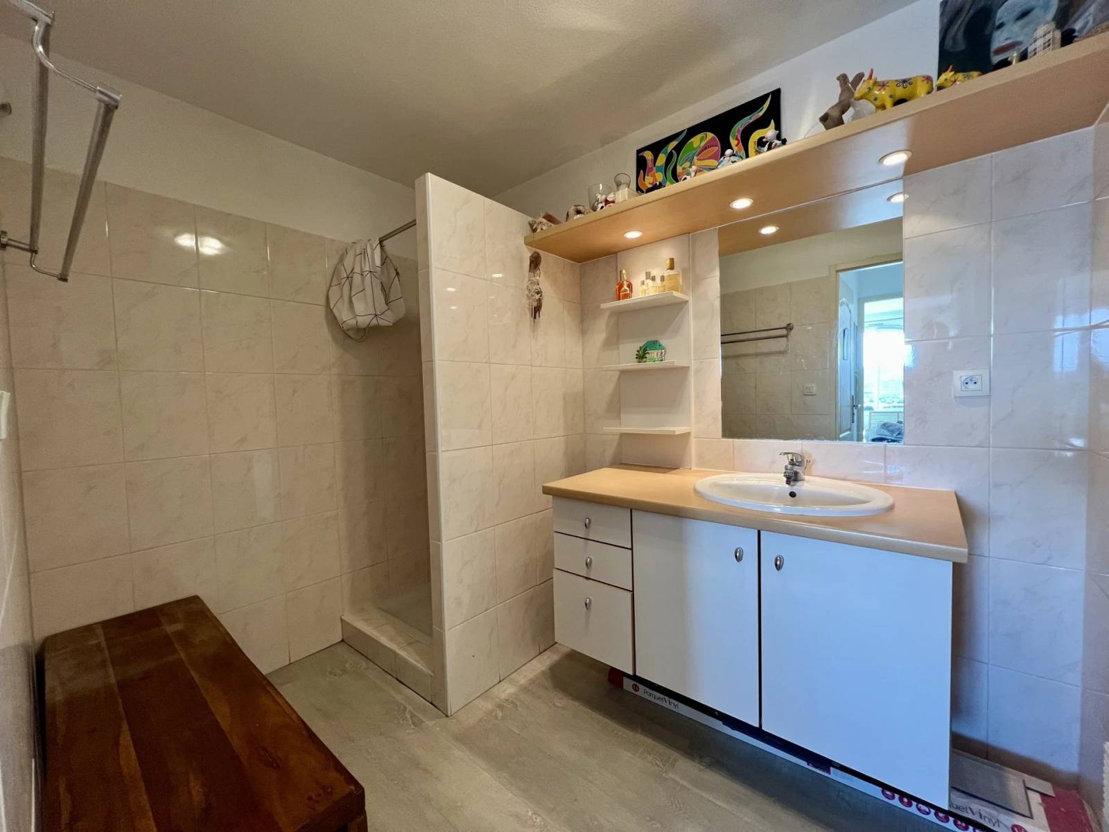 A vendre en exclusivité appartement de 56 m² + terrasse plein sud avec vue dégagée sur les collines à Bormes les Mimosas