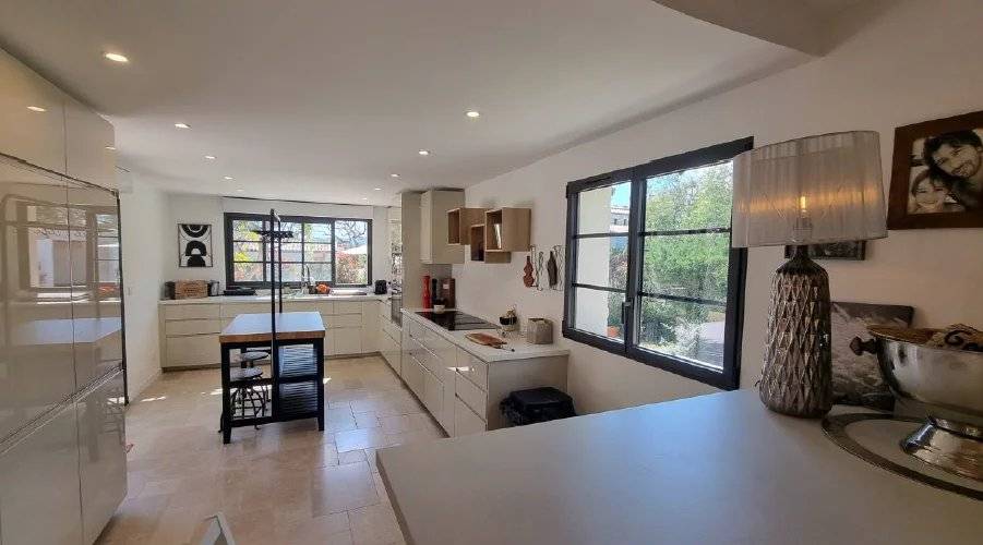 maison soignée avec piscine à vendre Grimaud