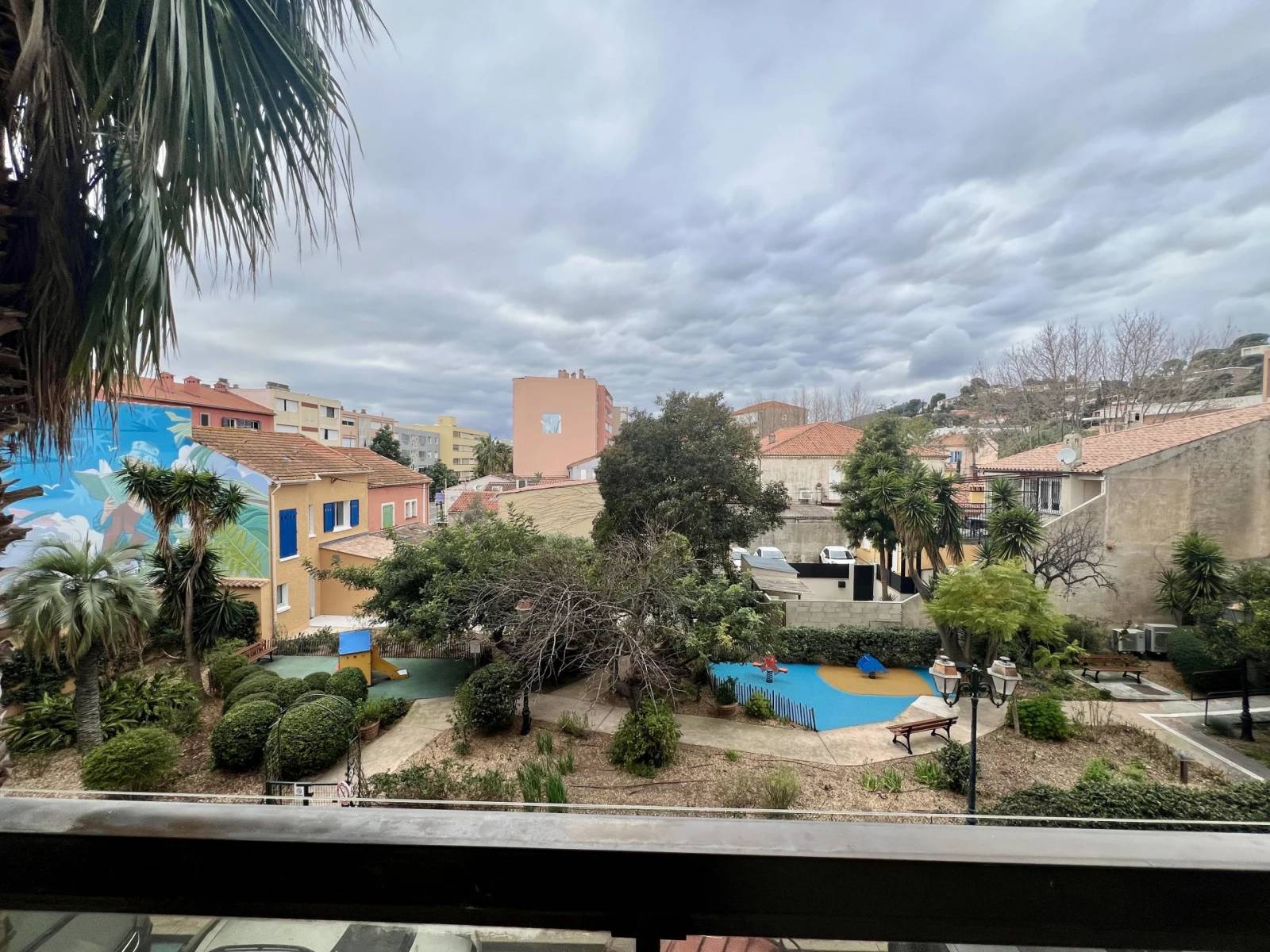 SAINT JAMES - HYPER CENTRE - PLAGE 150 M - 25,37m2