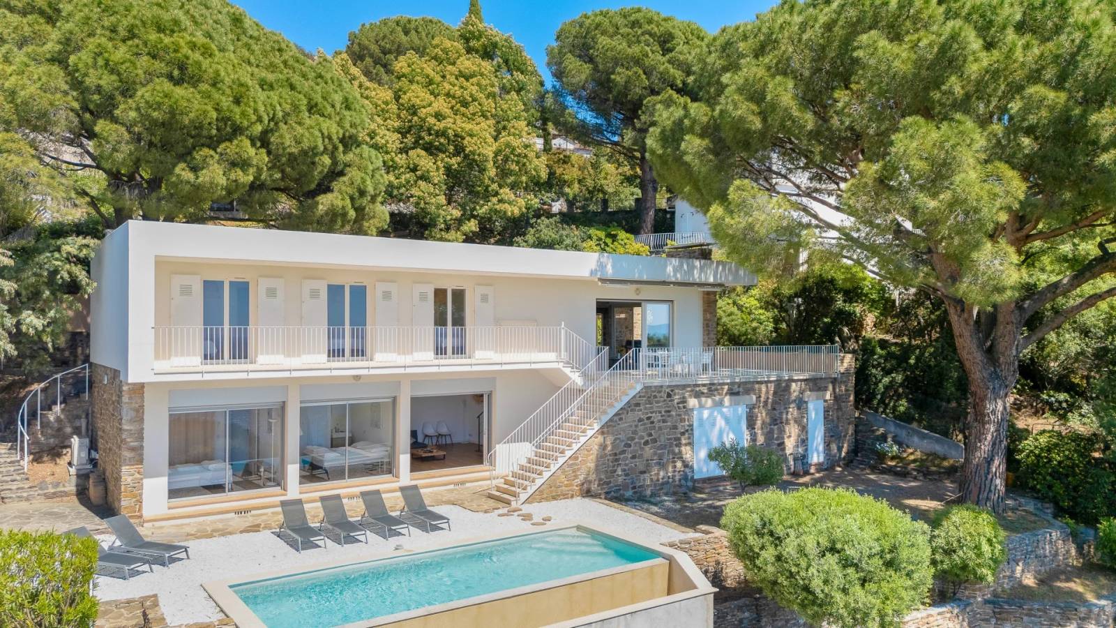villa d'architecte vue mer Le Lavandou