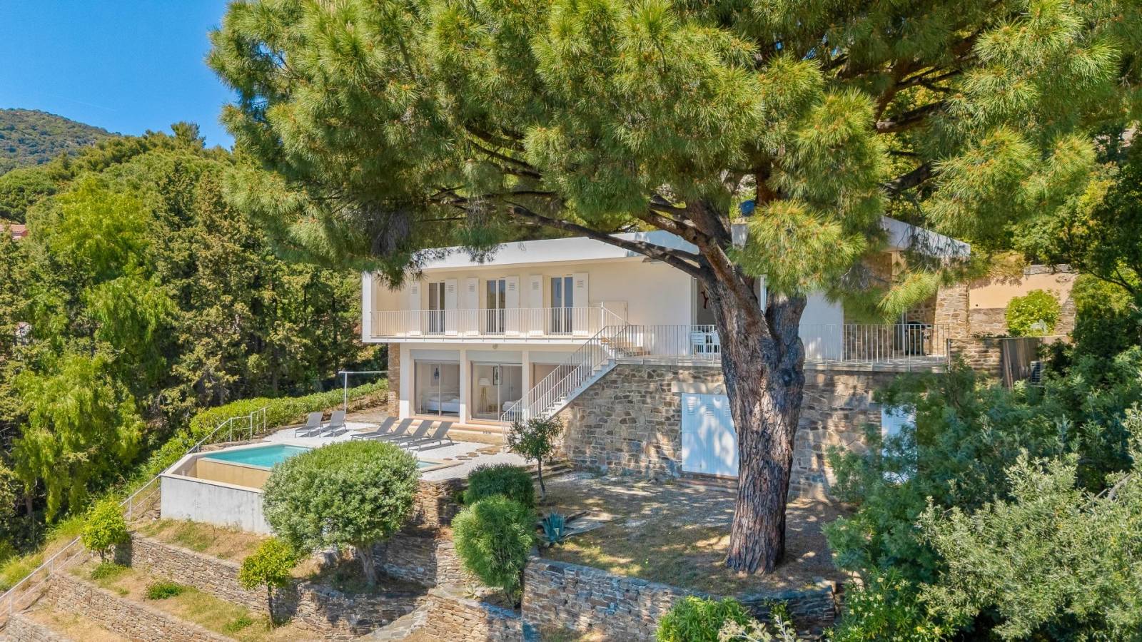 A vendre Villa d'architecte 200 m², contemporaine avec vue mer d’exception – Le Lavandou