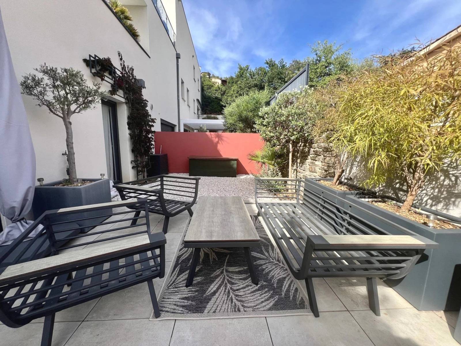 CENTRE-VILLE – Superbe appartement 3 pièces de 82 m² avec terrasse, solarium vue mer et grand garage