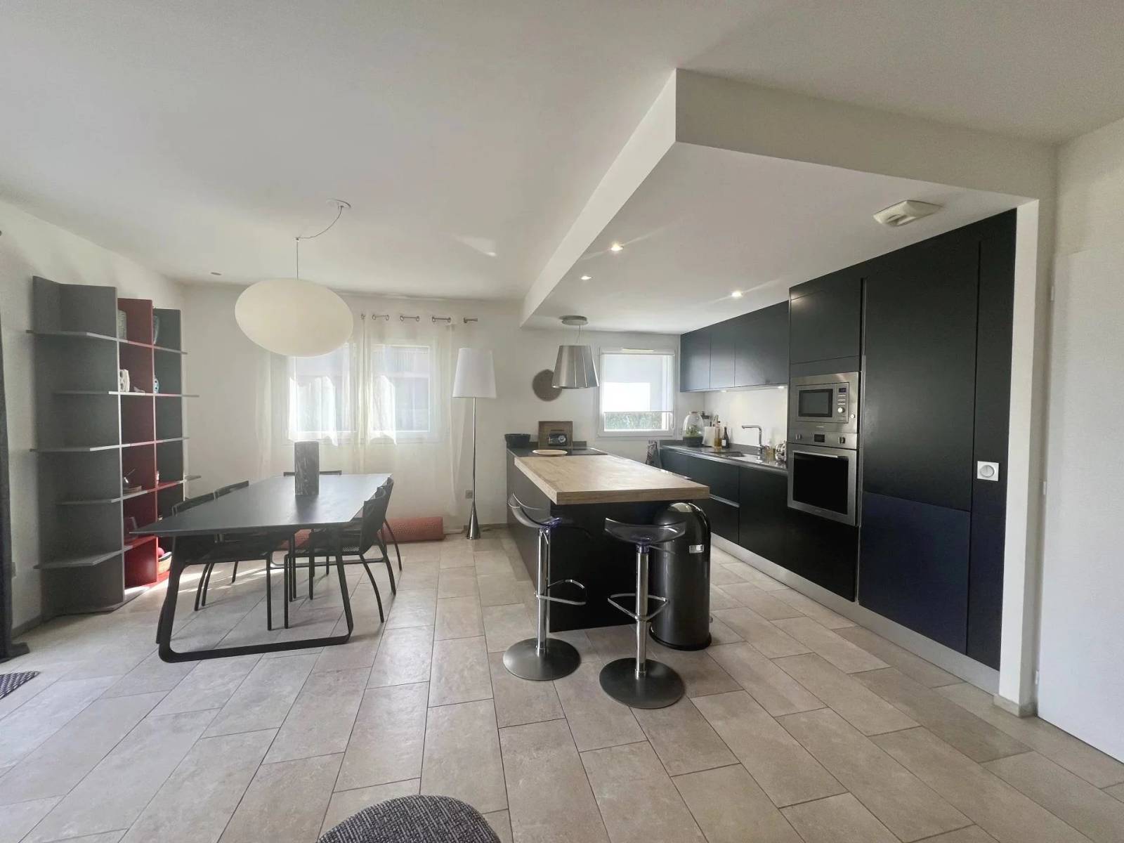 CENTRE-VILLE – Superbe appartement 3 pièces de 82 m² avec terrasse, solarium vue mer et grand garage