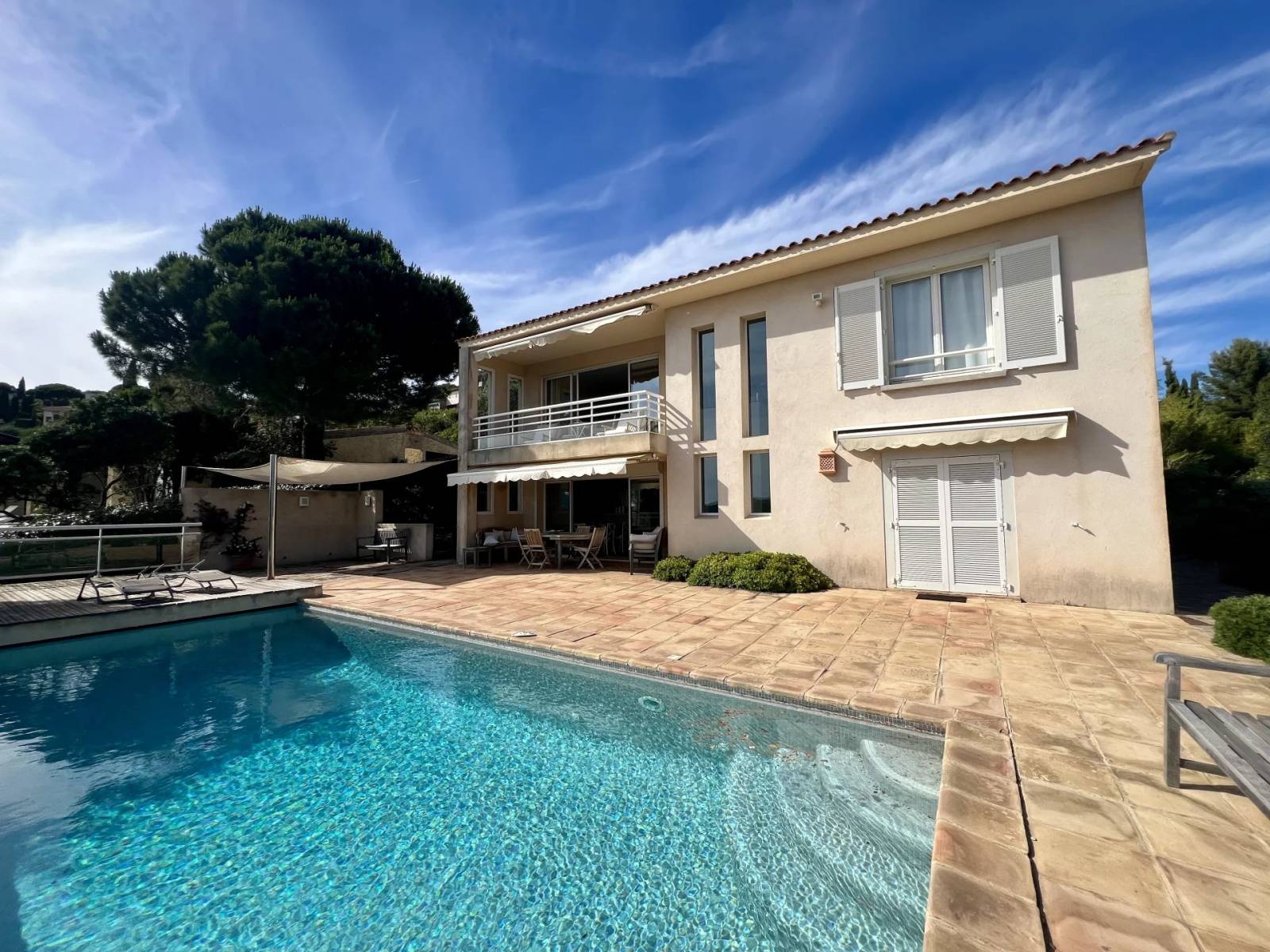 A vendre Villa vue mer féerique avec piscine au Super Lavandou