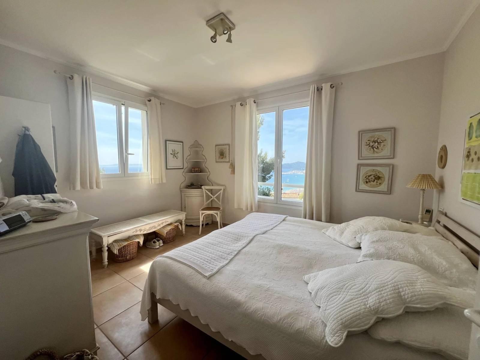 A vendre Villa vue mer féerique avec piscine au Super Lavandou