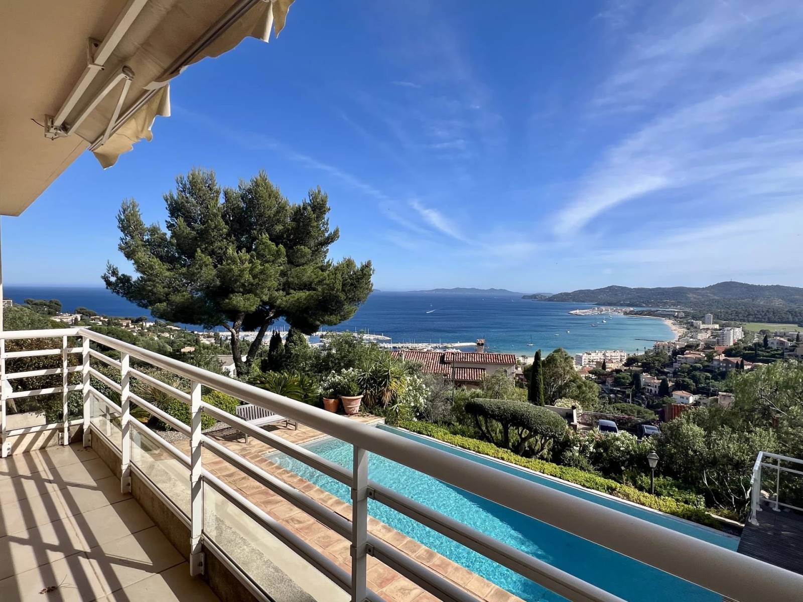 A vendre Villa vue mer féerique avec piscine au Super Lavandou