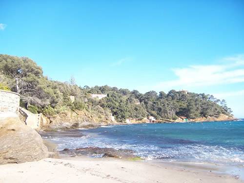 Real estate agent owner Gaou bénat