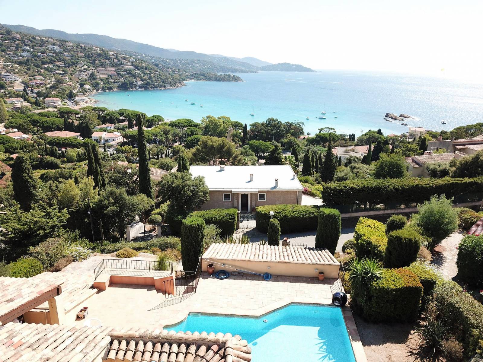 vendre villa vue mer le lavandou avec agence au meilleur prix