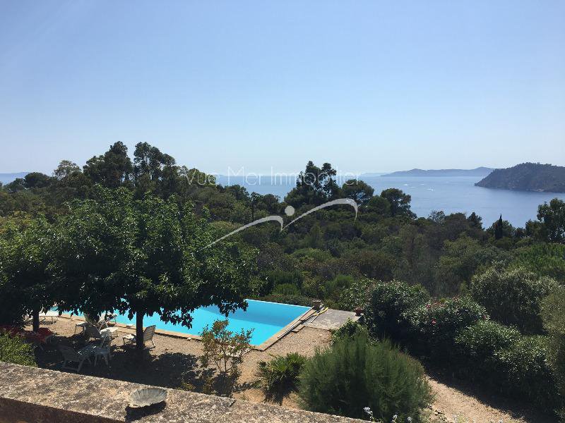 Villa  au Rayol Canadel avec vue mer / piscine et grand terrain. 83820 le Rayol  