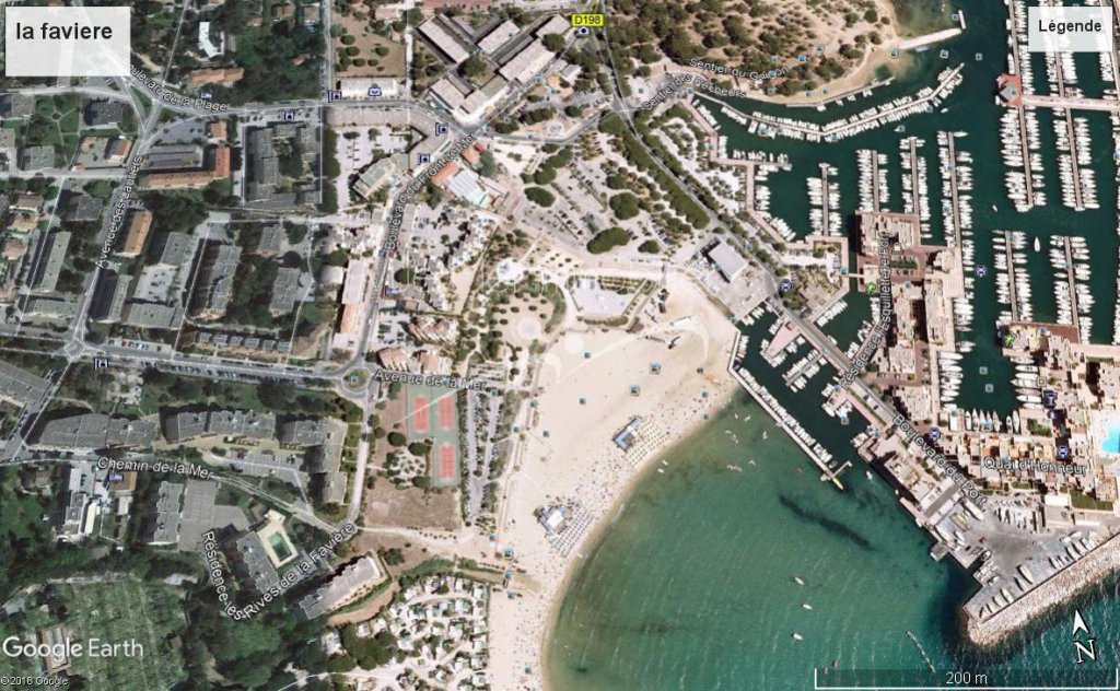 LA FAVIERE - PIED DANS L'EAU