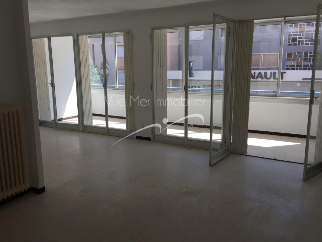 LE LAVANDOU centre-ville T4 terrasses  88m²  parking