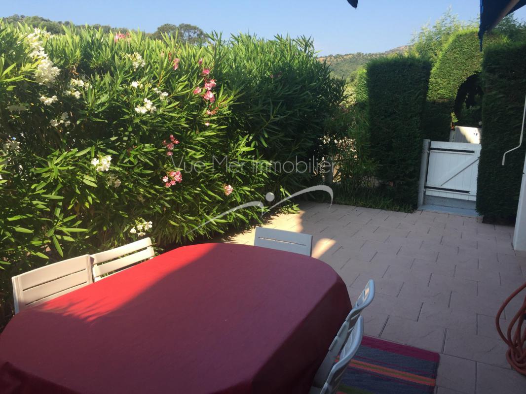Appartement  type 2/3 pièces agrémenté d'une terrasse de 40m²  Résidence Les Plages II de Cavalière