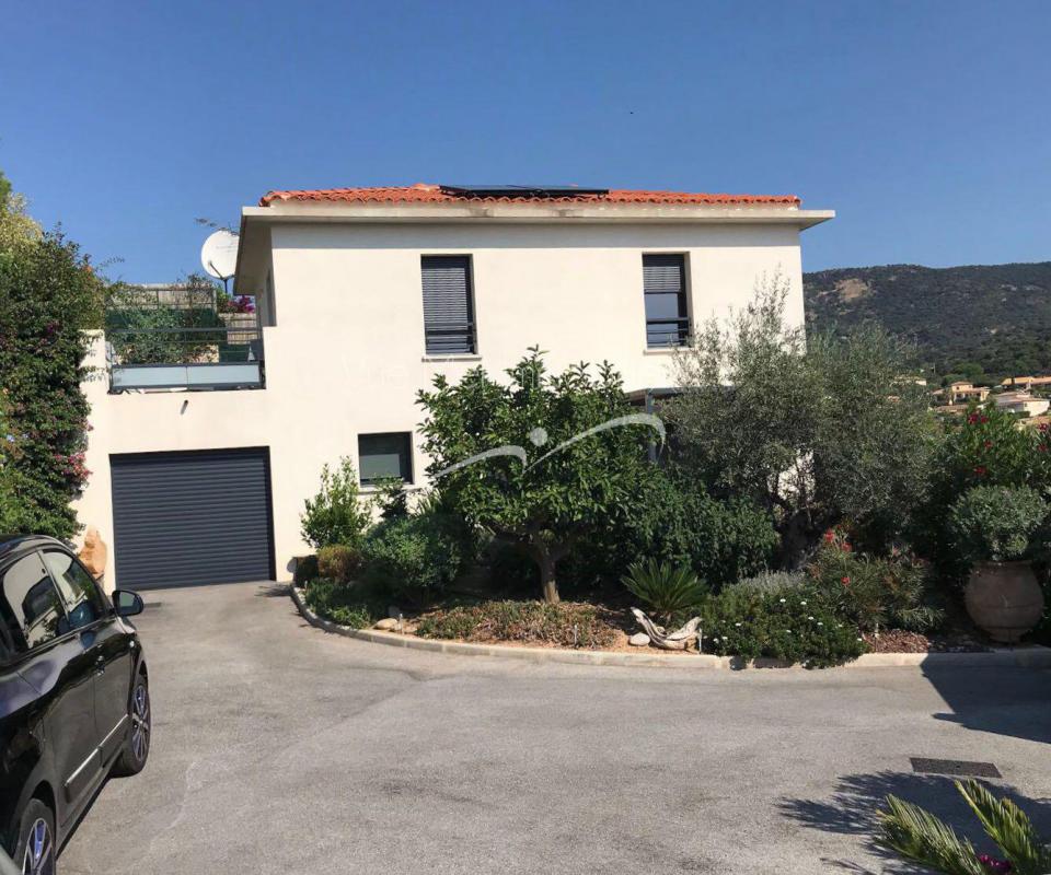 estimation d'une maison route de Cabason par agence immobilière Bormes