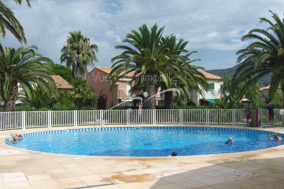 Appartement à vendre de type T3 Le Lavandou. résidence avec piscine
