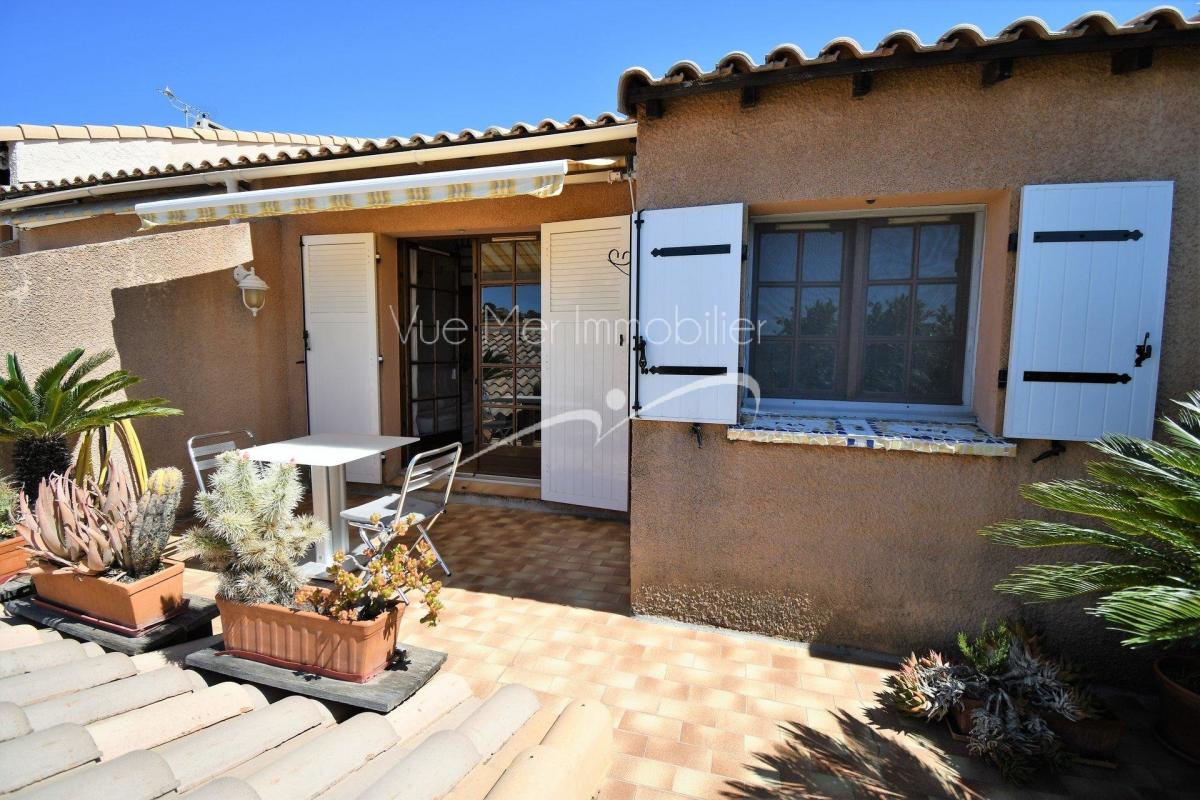 Appartement de type Mazet, terrasse, Bormes Les Mimosas