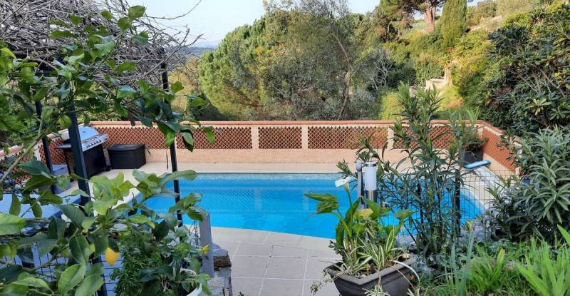 A vendre Villa vue dégagée Valcros avec pisicine estimation Valcros