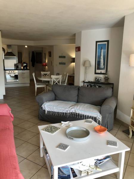 Appartement type T2 de 55 m2 Bormes-les-Mimosas Le Pin Proche des commodités