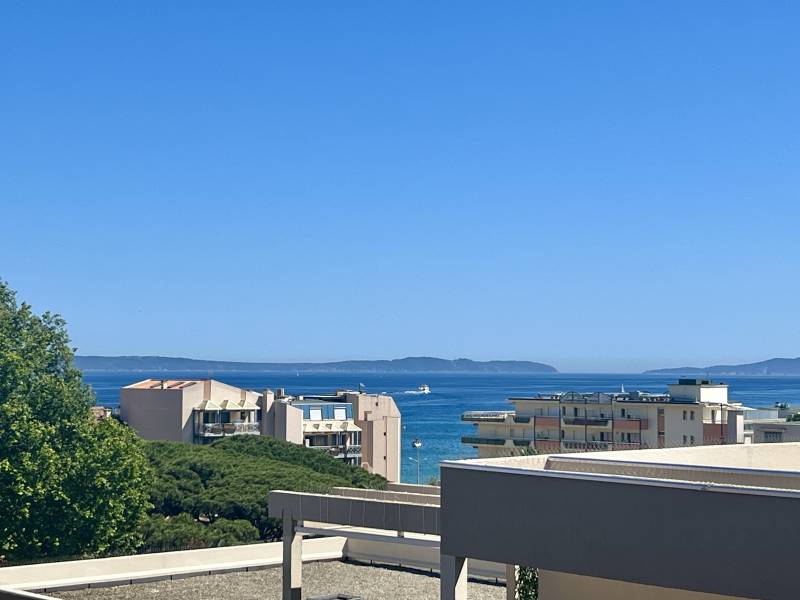 SAINT JAMES - PLEIN CENTRE - PLAGE 150 M