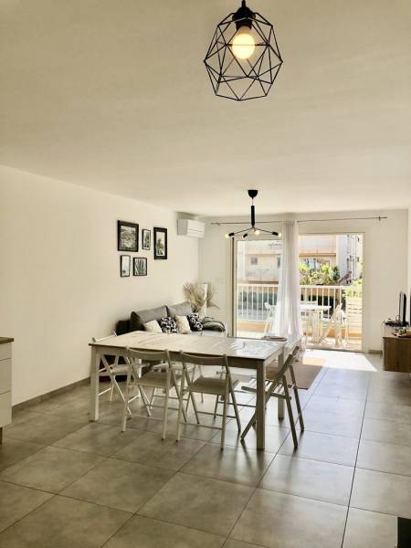 Appartement 3 pièces meublé avec piscine LE LAVANDOU  Plage et commodités à pied